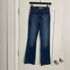 Levi’s 725 High Rise Bootcut Jeans Size 25